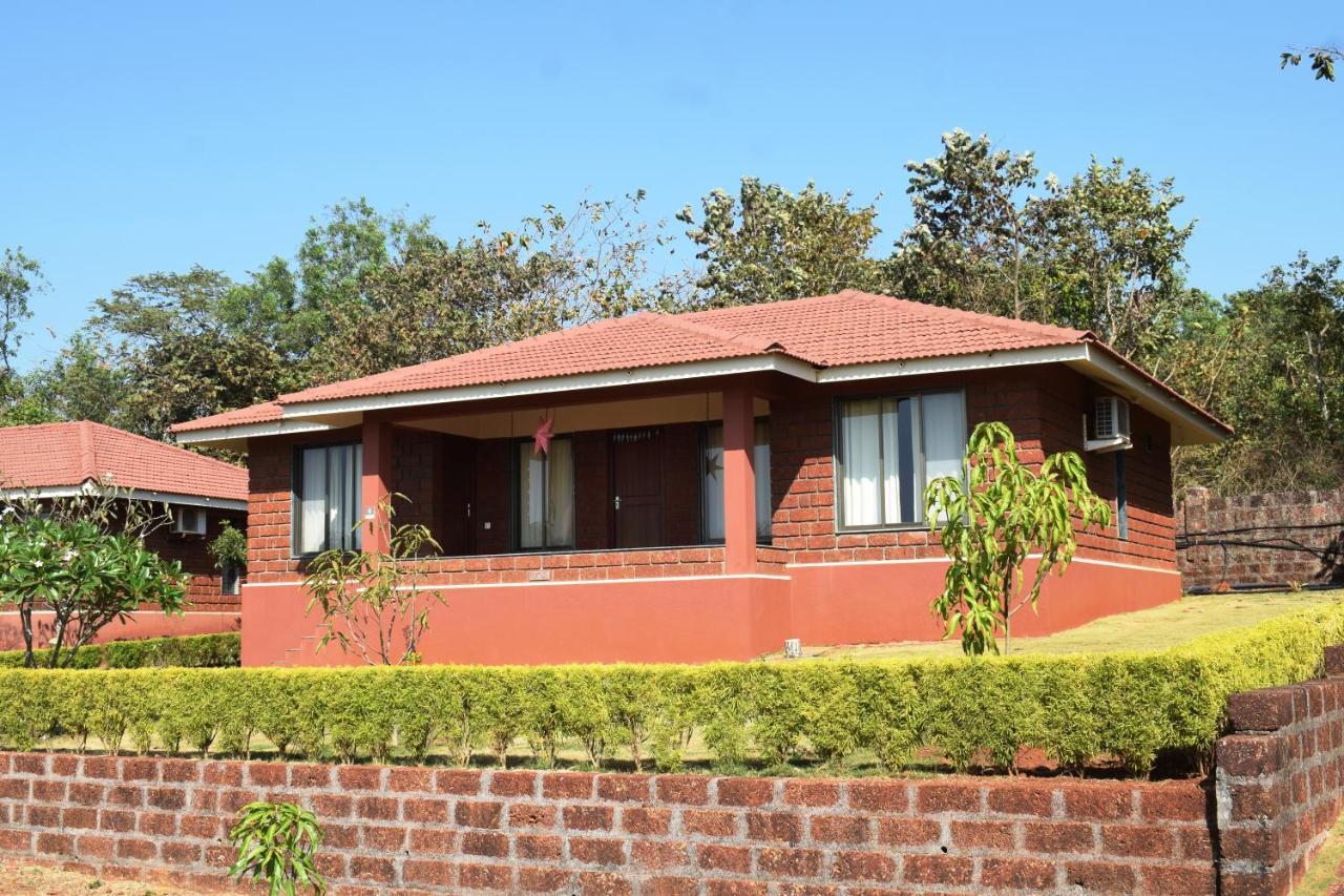 Regenta Resort Mango Village Guhagar Kudān Exterior foto