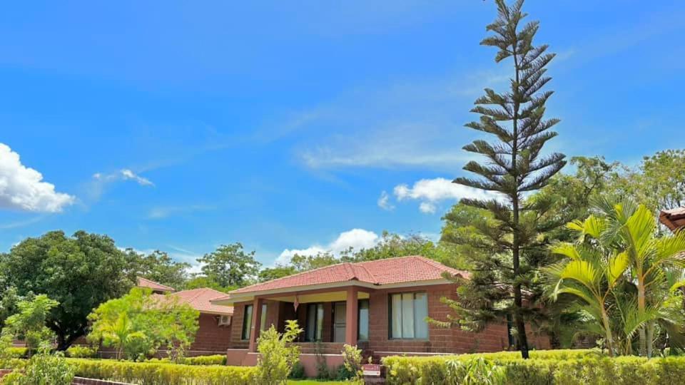 Regenta Resort Mango Village Guhagar Kudān Exterior foto